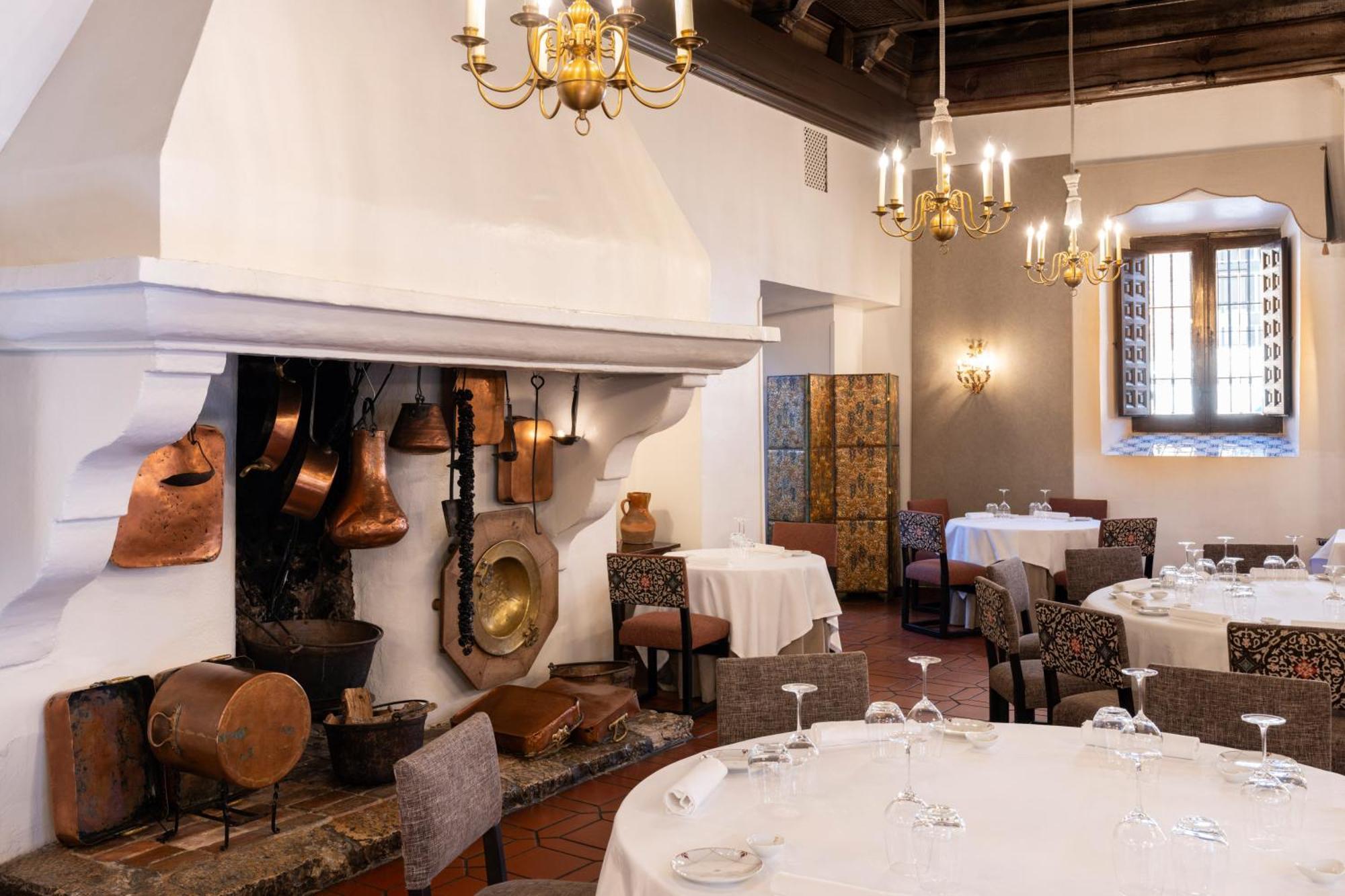 Parador De אלקאלה דה הנארס מראה חיצוני תמונה